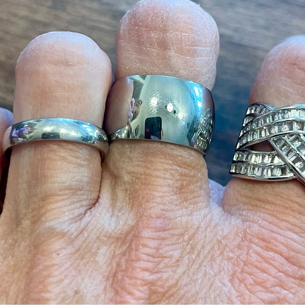 Elegant Silver Women's Ring